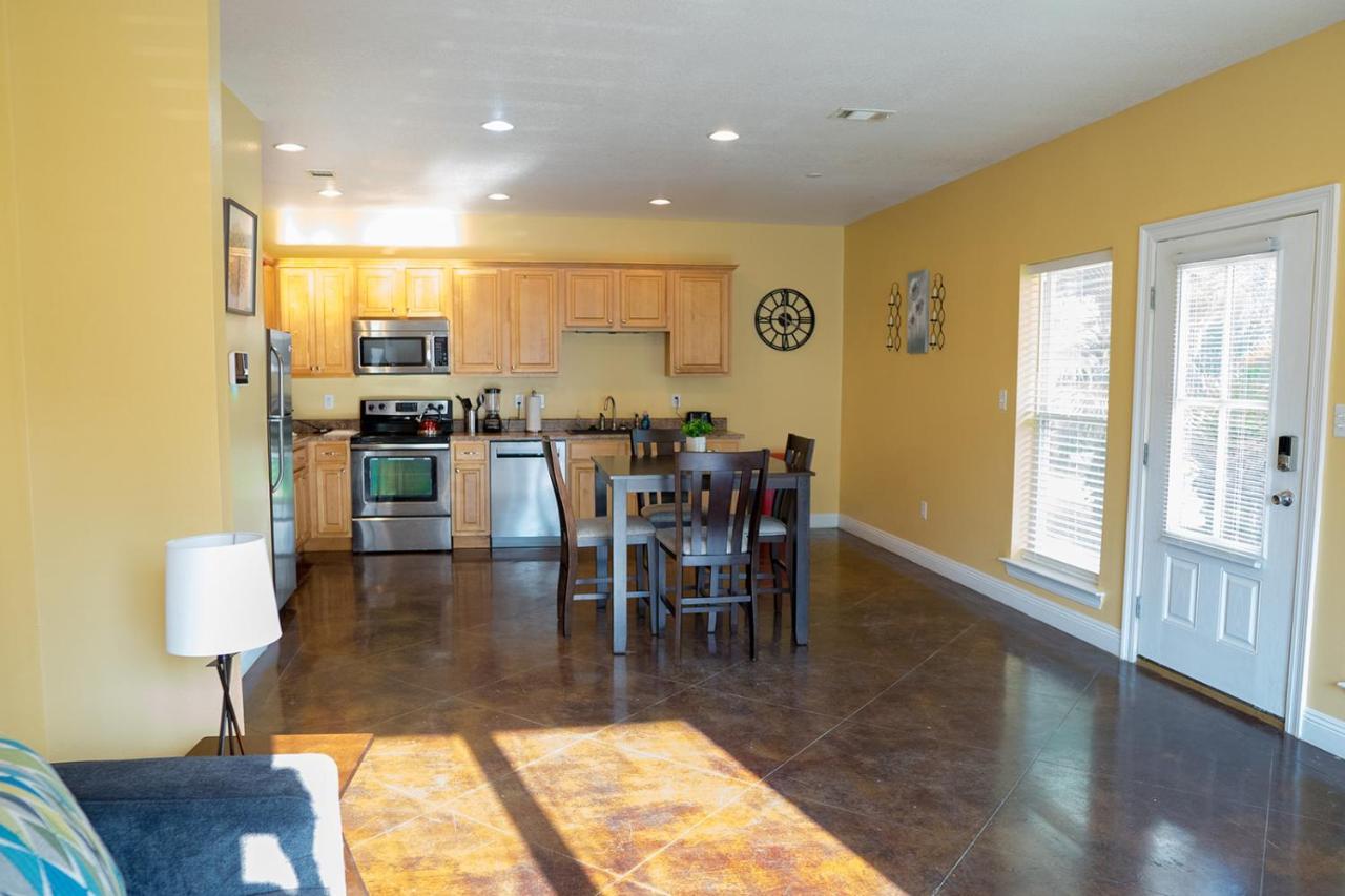 Serene 3Br Apartment 4Tvs Free Wi-Fi & Parking -E- Moss Point Exterior foto